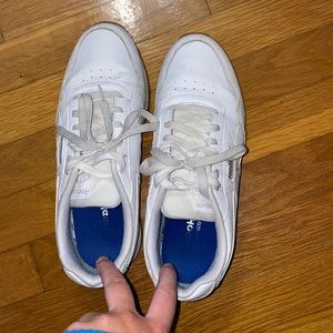 Women’s Reebok tennis shoes